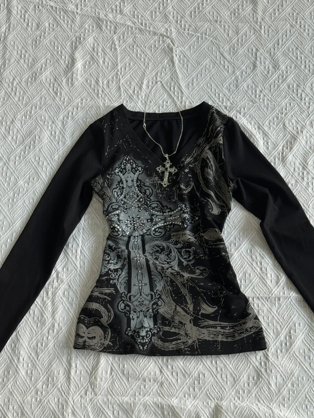 HOUZHOU Vintage Gothic T-shirts Women Y2k Black Punk Graphic T-shirt Grunge Retro Sexy V-neck Cotton Tees Aesthetic Harajuku Top