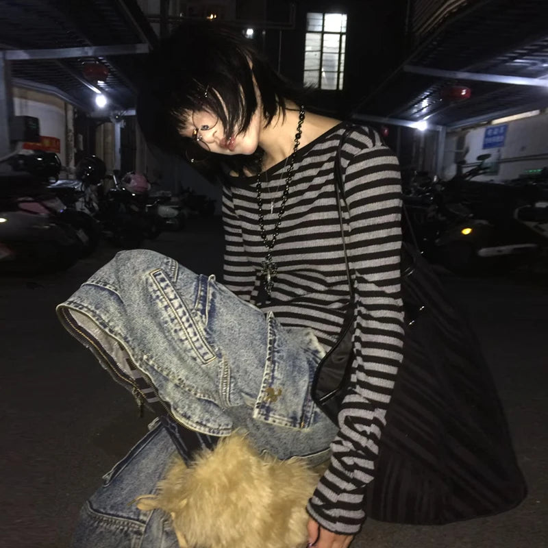 Genayooa Japanese Y2k T-shirt Women Long Sleeve Off Shoulder Striped Crop Tops Y2k Grunge 2000s Aesthetic Streetwear T Shirts
